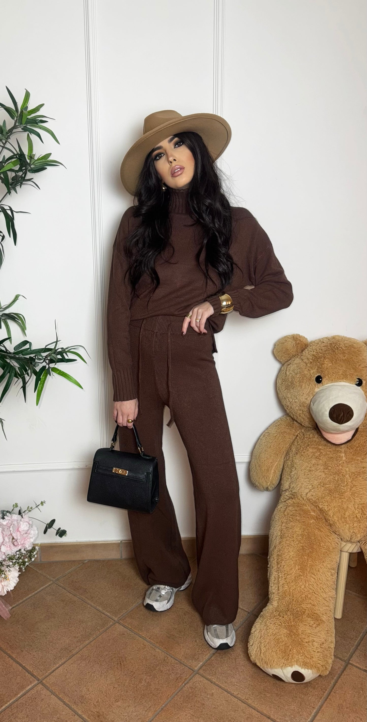 PREORDINE COORDINATO IN MAGLIA MARRONE